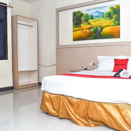 Reddoorz Plus Near Sultan Hasanuddin Airport Макасар Екстер'єр фото