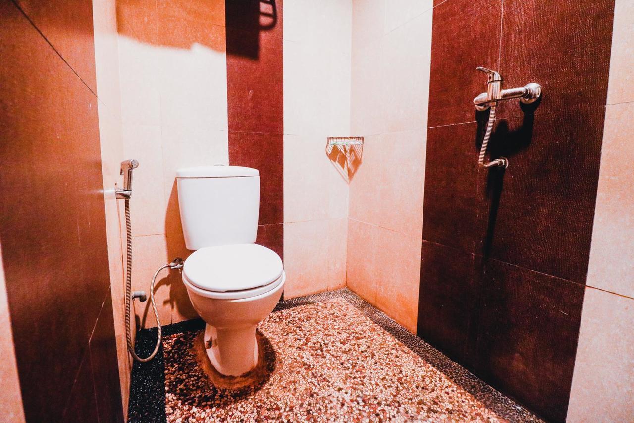 Reddoorz Plus Near Sultan Hasanuddin Airport Макасар Екстер'єр фото