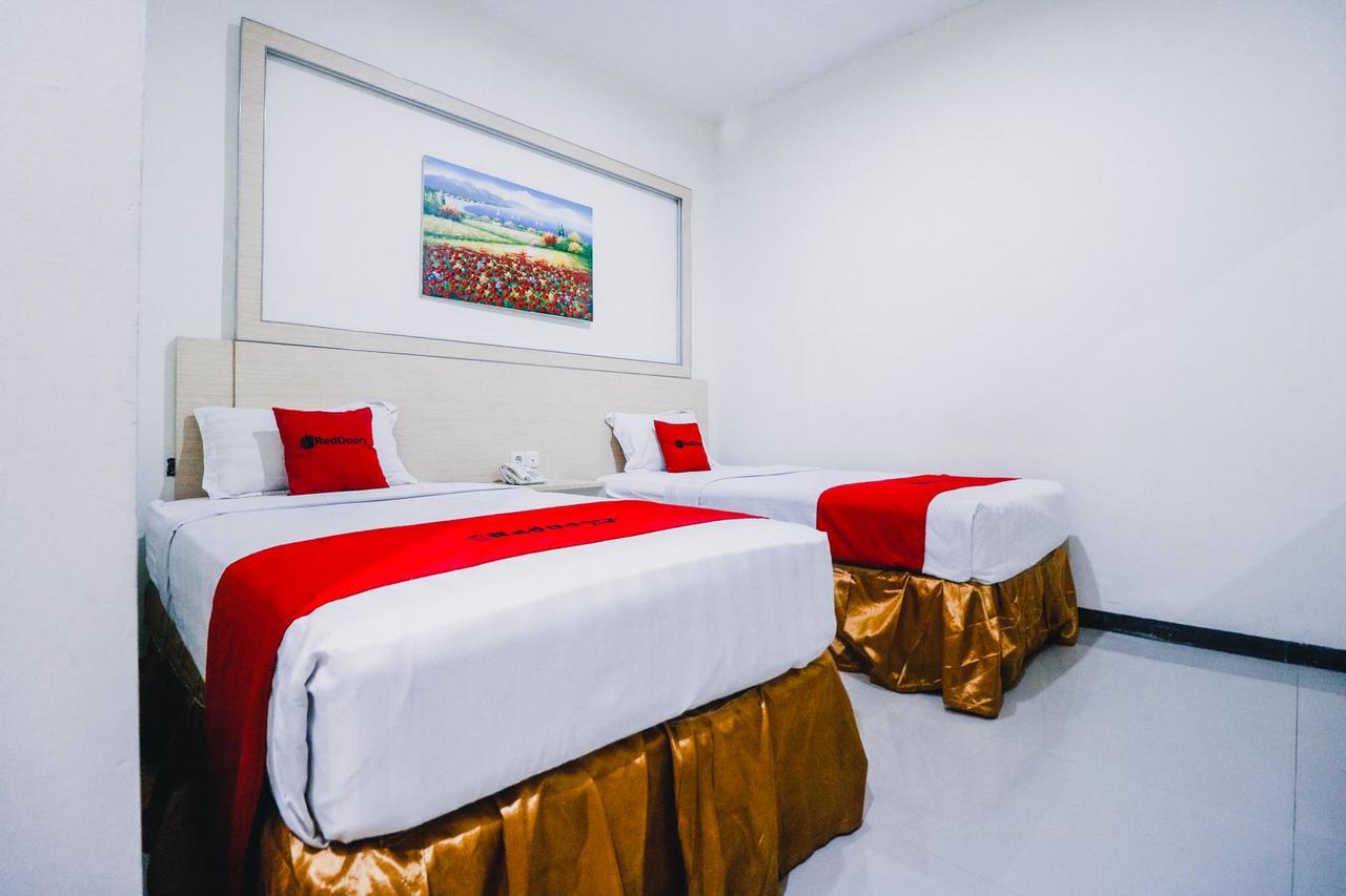 Reddoorz Plus Near Sultan Hasanuddin Airport Макасар Екстер'єр фото