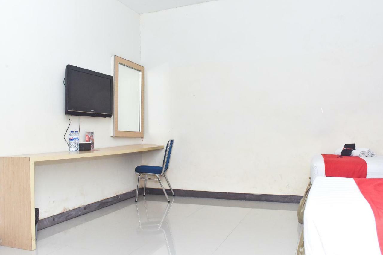 Reddoorz Plus Near Sultan Hasanuddin Airport Макасар Екстер'єр фото