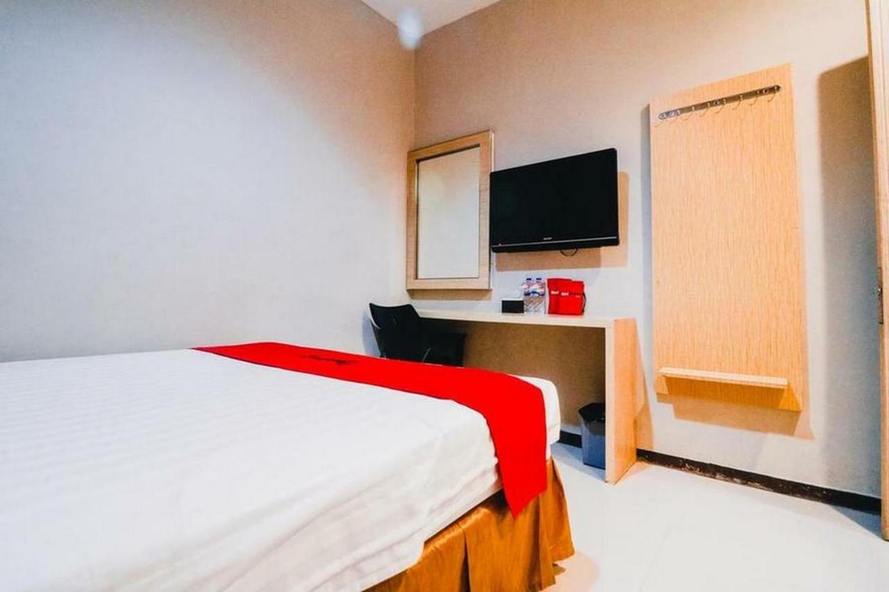 Reddoorz Plus Near Sultan Hasanuddin Airport Макасар Екстер'єр фото